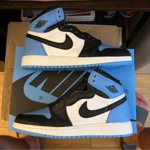 Air Jordan 1 Retro OG GS UNC Toe Size 5.5Y